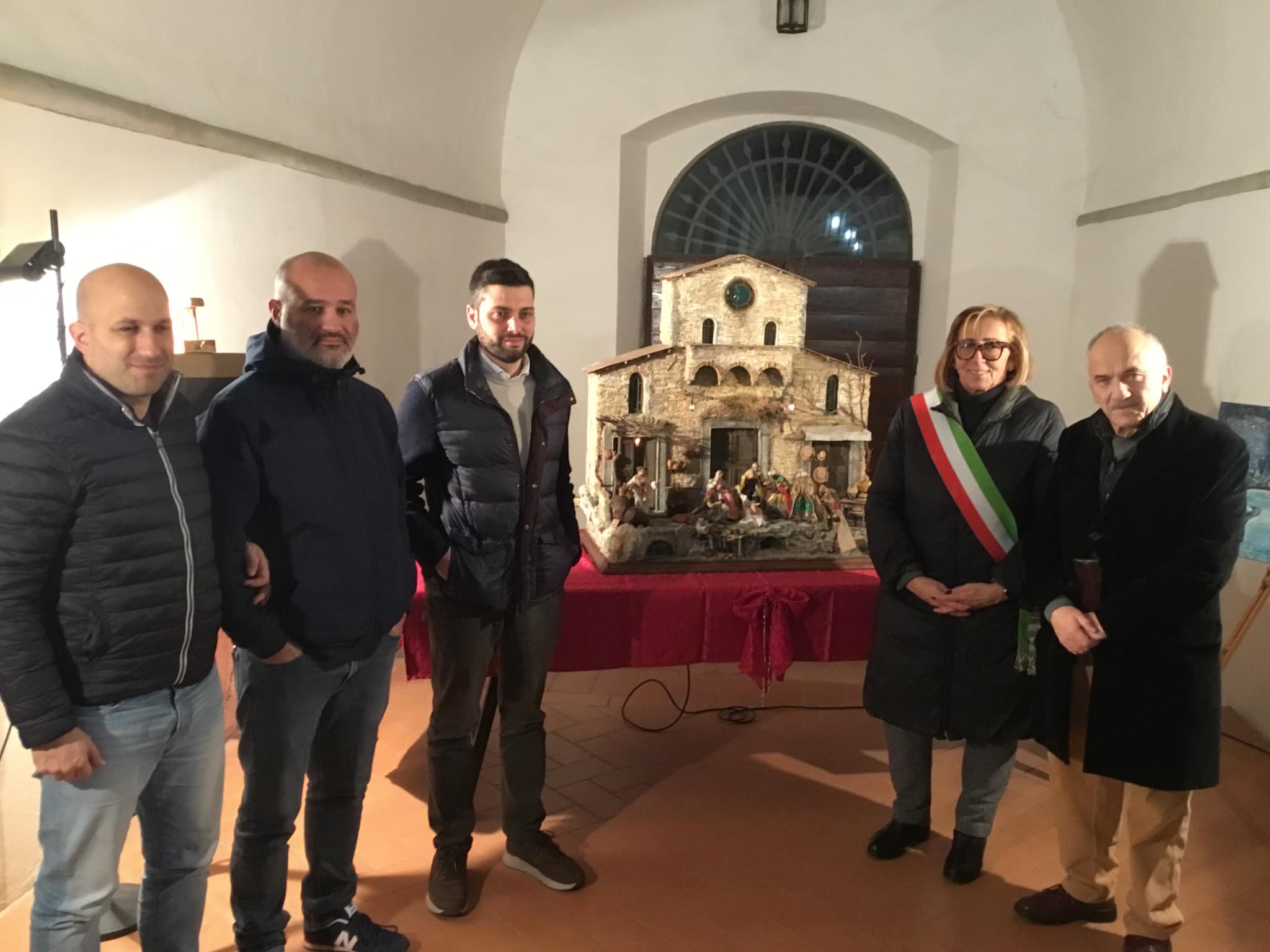 L’incanto del Natale: taglio del nastro a Villa Alberti per la mostra di arte presepiale a cura del collezionista signese Antonio Schiavo